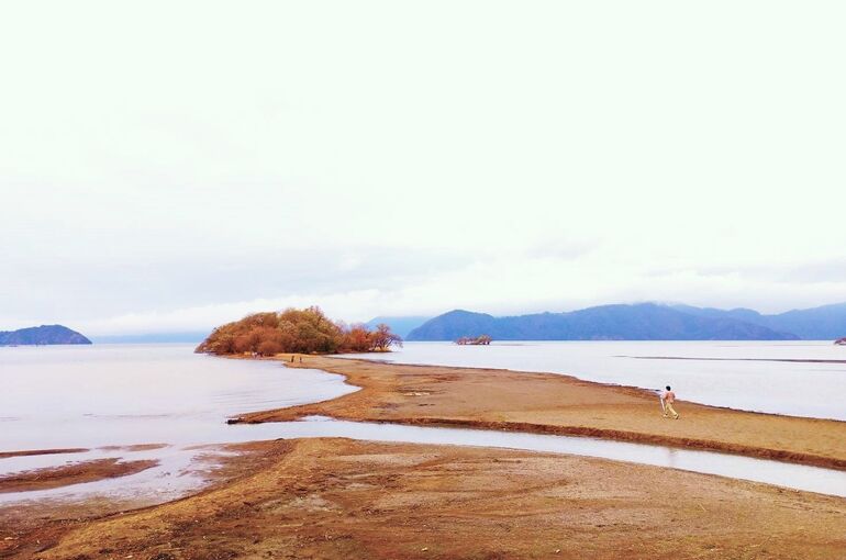 滋賀県　びわ湖　奥の洲
